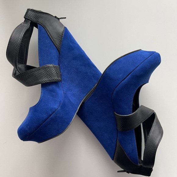 Blue and black strap wedges - Picture 2 of 4